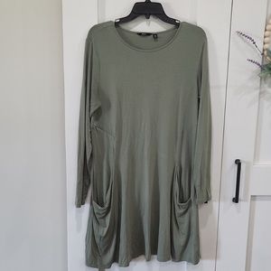 Olive Betabrand sweatshirt travel dress